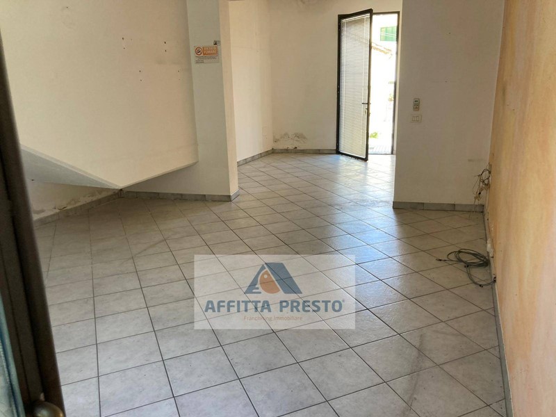 Ufficio in Affitto a San Miniato, 500€, 50 m²