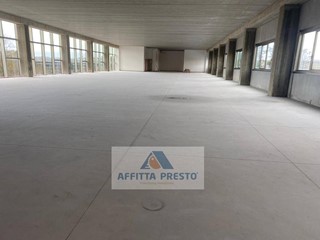 Capannone in Affitto a Santa Croce sull'Arno, 4200 m²