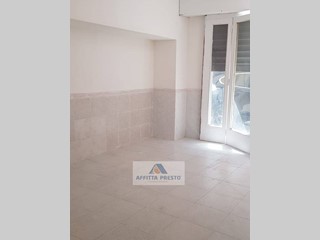 Attività commerciale in Affitto a Empoli, 500&euro;, 35 m²