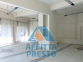 Attività commerciale in Affitto a Empoli, 1'200&euro;, 80 m²