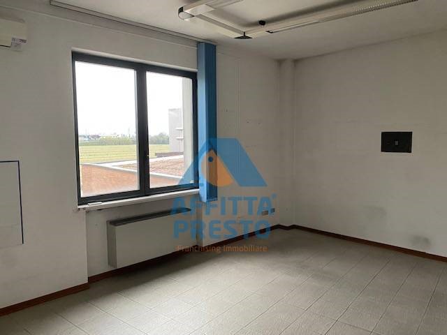 Ufficio in Affitto a San Miniato, 150 m²