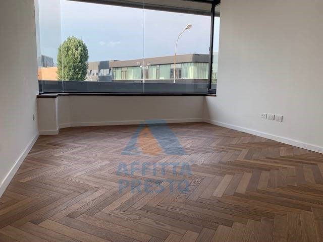 Ufficio in Affitto a Vinci, 350€, 20 m²