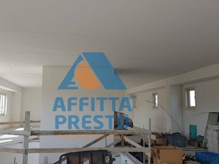 Laboratorio in Vendita a Lamporecchio, 300 m²