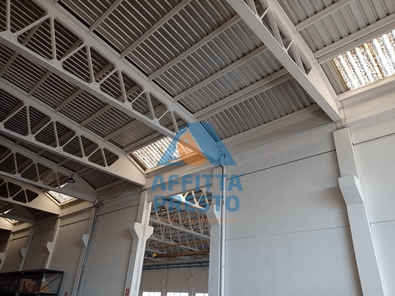 Capannone in Affitto a Montelupo Fiorentino, 3000 m²