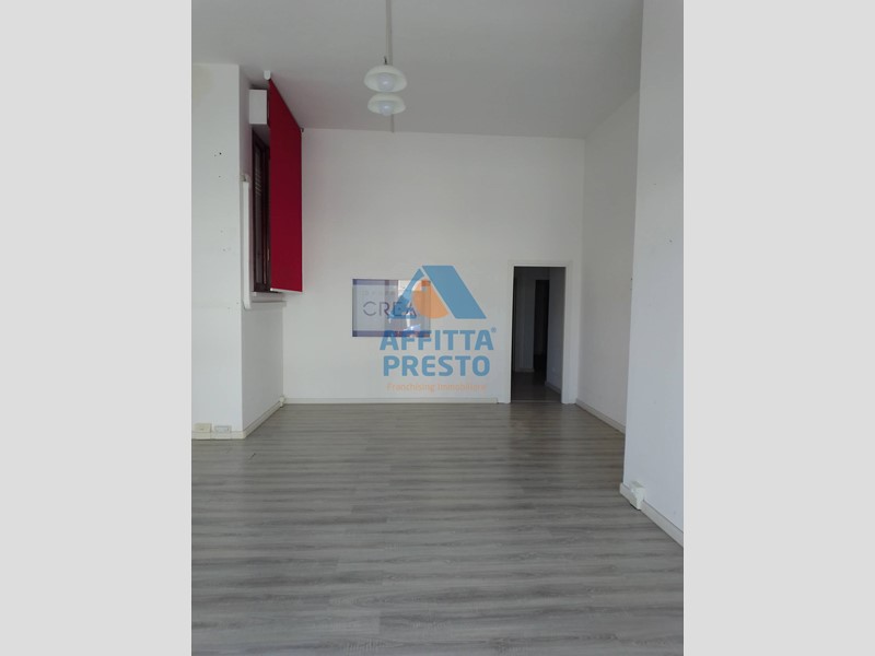 Attività commerciale in Affitto a Fucecchio, 800&euro;, 95 m²