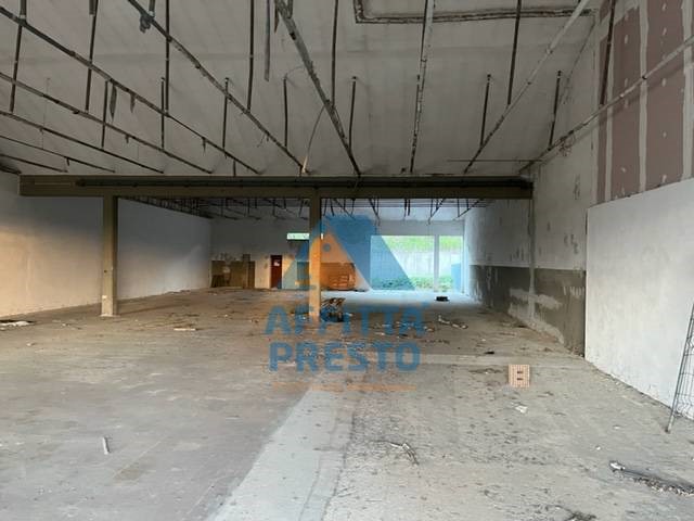 Attività commerciale in Affitto a Cerreto Guidi, 2'000€, 500 m²