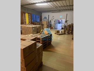 Capannone in Affitto a Vinci, 1'600€, 400 m²