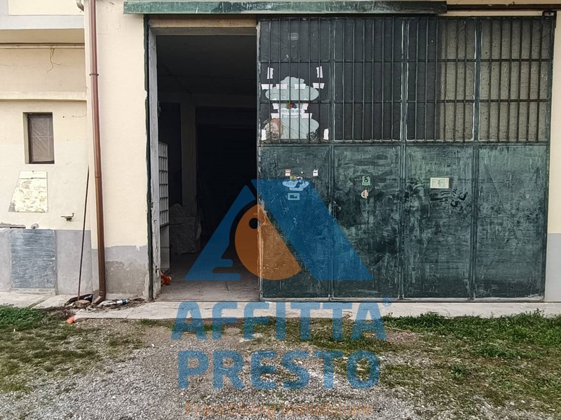 Attività commerciale in Affitto a Empoli, 1'200&euro;, 240 m²