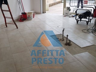 Attività commerciale in Affitto a Empoli, 750&euro;, 50 m²