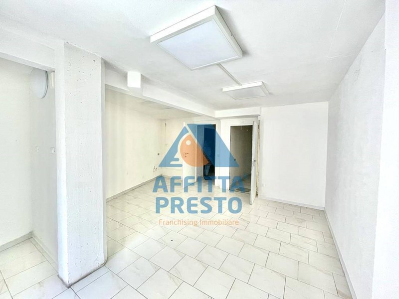 Ufficio in Affitto a Empoli, 1'300&euro;, 166 m²