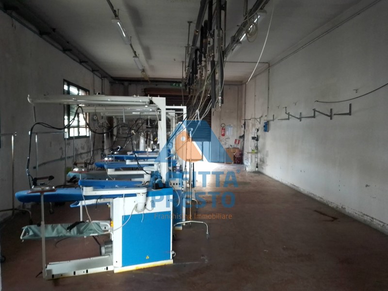 Attività commerciale in Vendita a Cerreto Guidi, 270'000€, 750 m²