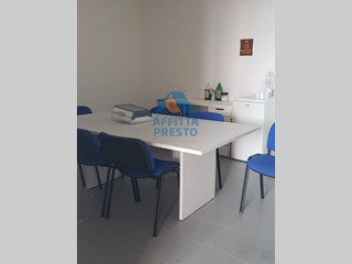 Ufficio in Affitto a Montelupo Fiorentino, 1'900€, 250 m²