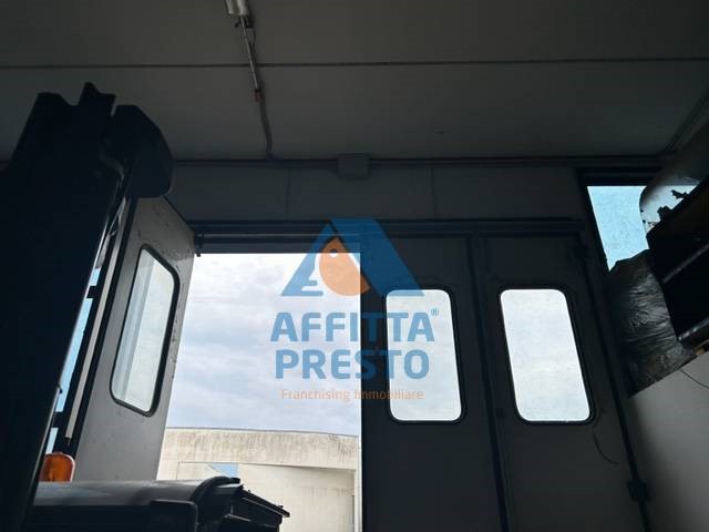 Capannone in Affitto a Montelupo Fiorentino, 2'100€, 300 m²