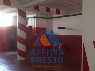 Magazzino in Vendita a Santa Croce sull'Arno, 95'000€, 135 m²
