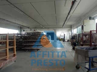 Capannone in Vendita a Castelfiorentino, 600'000€, 1300 m²