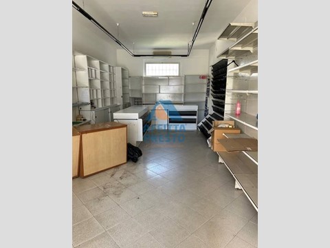 Negozio in Affitto a Empoli, 550&euro;, 55 m²