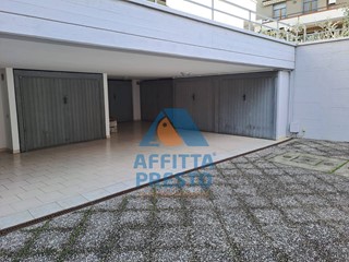 Ufficio in Vendita a Empoli, 100 m²