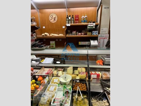 Attività commerciale in Vendita a Empoli, 28'000€, 45 m²