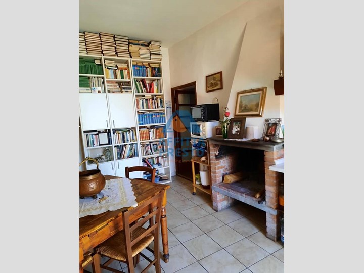 Trilocale in Affitto a Buti, 800€, 75 m²