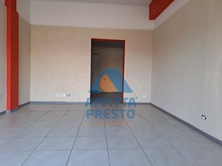 Attività commerciale in Affitto a Empoli, 550&euro;, 40 m²
