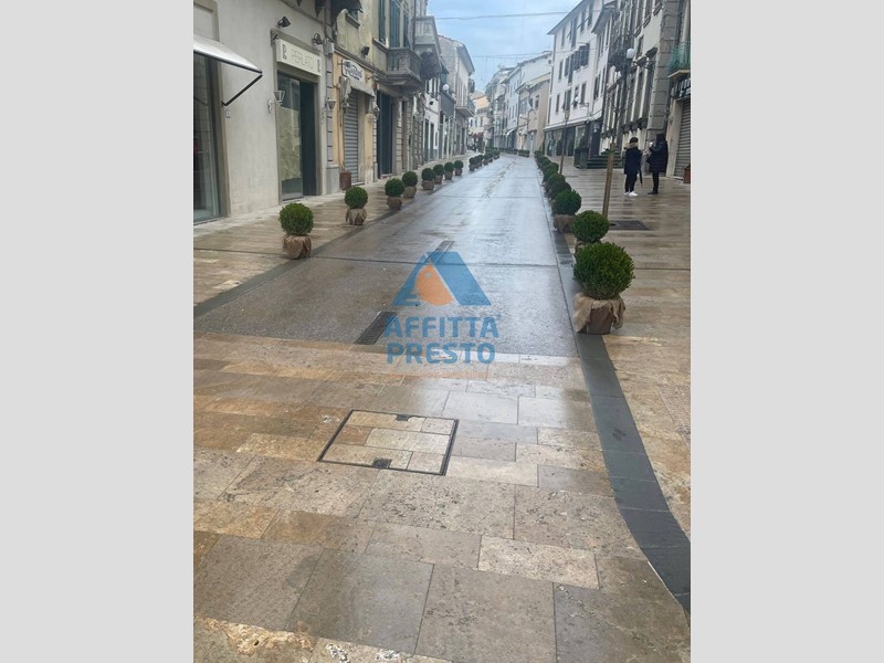 Attività commerciale in Affitto a Fucecchio, 450&euro;, 20 m²