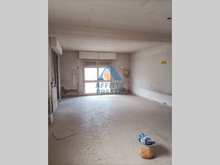 Attività commerciale in Affitto a Empoli, 1'500&euro;, 130 m²