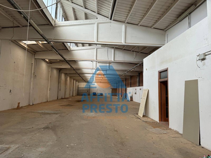 Capannone in Affitto a Empoli, 5'500&euro;, 980 m²