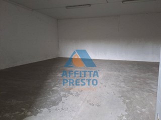 Magazzino in Affitto a Vinci, 600€, 123 m²