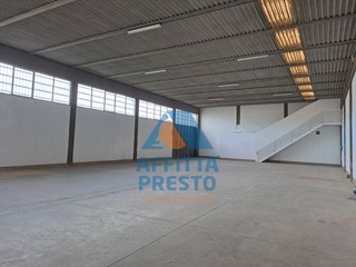 Capannone in Vendita a Empoli, 350'000€, 580 m²