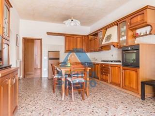 Quadrilocale in Vendita a Santa Maria a Monte, 125'000€, 95 m²