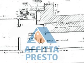 Magazzino in Affitto a Pontedera, 750€, 205 m²