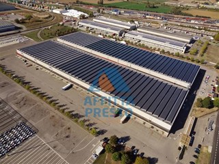 Capannone in Affitto a Firenze, 10000 m²