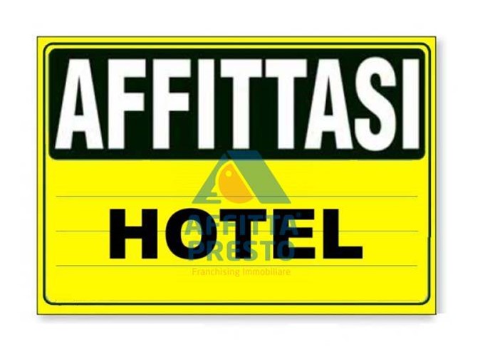 Attività commerciale in Affitto a Fucecchio, 1000 m²