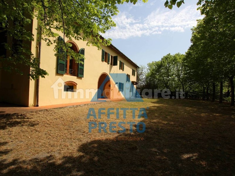 Casa Indipendente in Vendita a Vinci, 470 m²