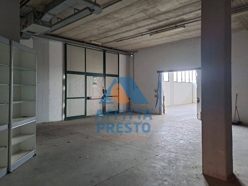 Laboratorio in Affitto a Empoli, 400 m²