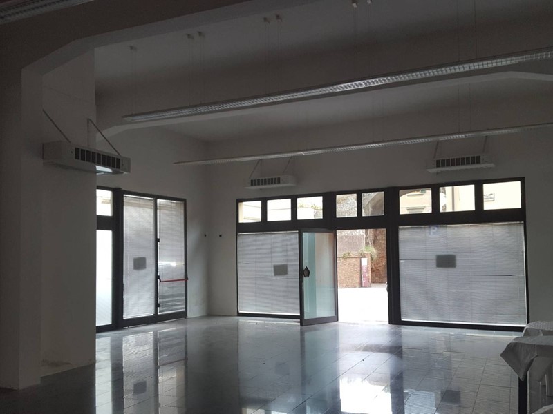 Attività commerciale in Affitto a Empoli, 310 m²
