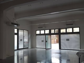 Attività commerciale in Affitto a Empoli, 310 m²