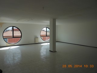 Ufficio in Affitto a Ponsacco, 480€, 100 m²