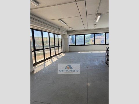 Laboratorio in Affitto a Cerreto Guidi, 420 m²