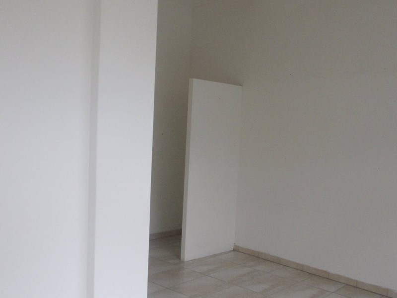 Attività commerciale in Affitto a Empoli, 500&euro;, 23 m²