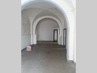 Attività commerciale in Affitto a Empoli, 1'200&euro;, 110 m²
