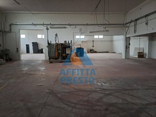 Laboratorio in Affitto a Empoli, 700 m²