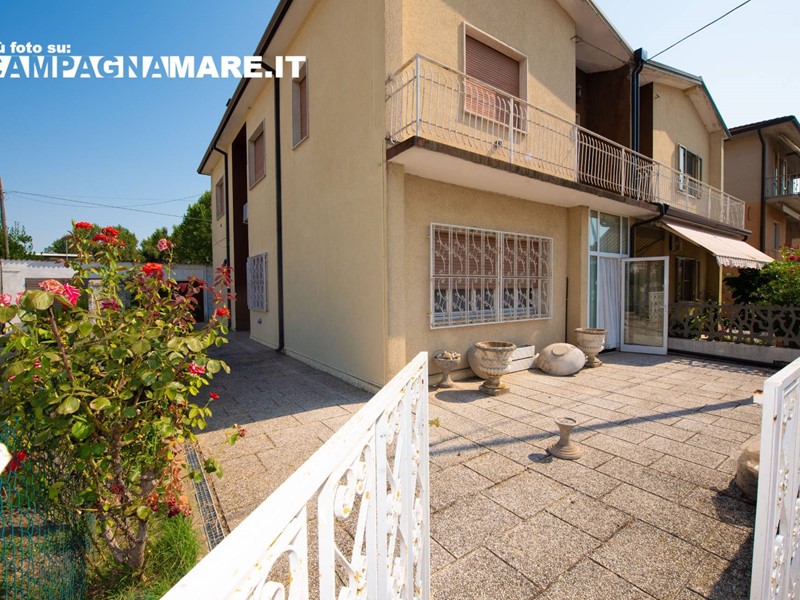 Villetta a schiera in Vendita a Codigoro, 89'000€, 200 m²