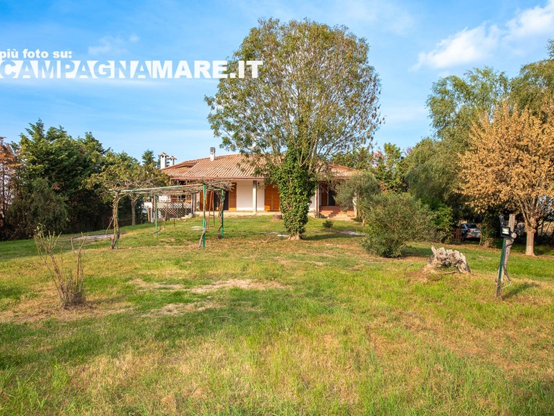 Casa Indipendente in Vendita a Codigoro, 145'000€, 320 m²