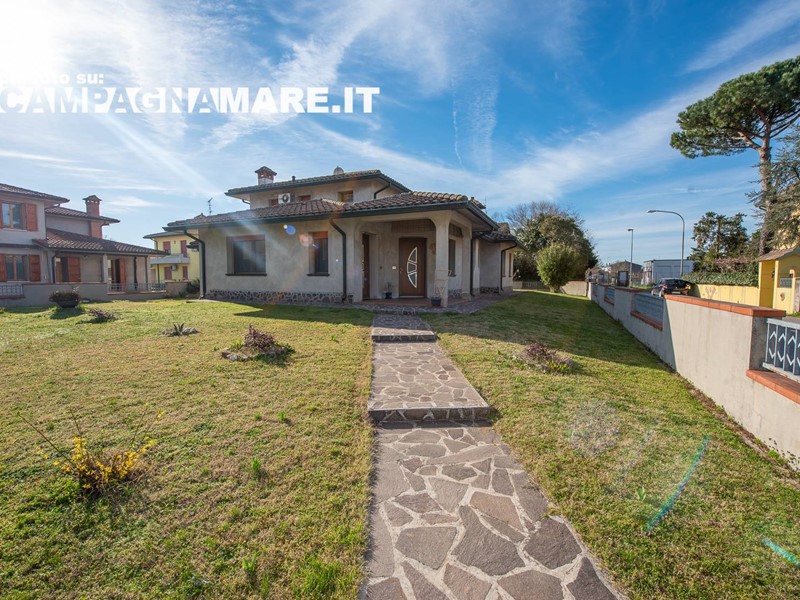 Casa Indipendente in Vendita a Riva del Po, 179'000€, 160 m²