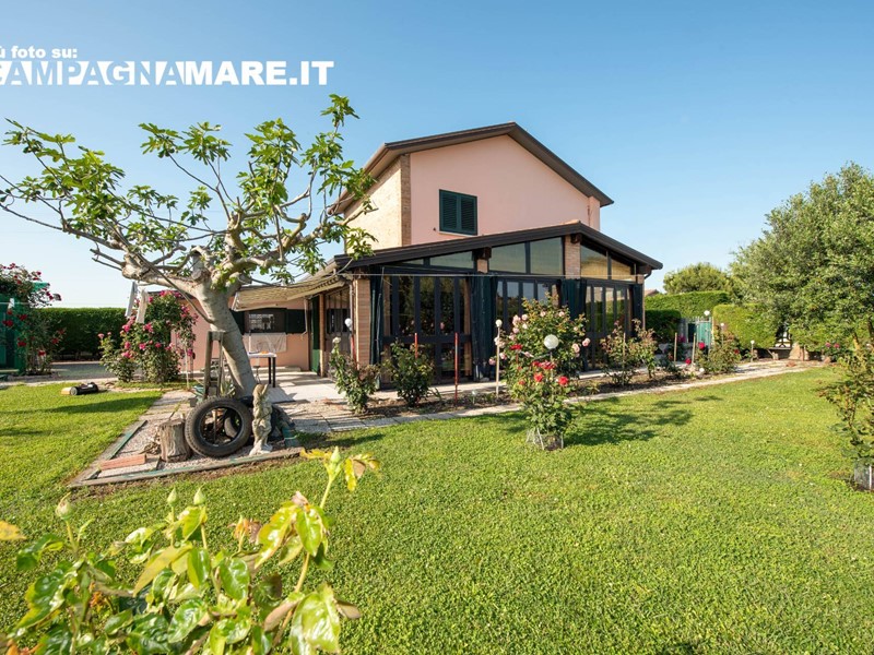 Casa Indipendente in Vendita a Jolanda di Savoia, 85'000€, 130 m²