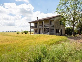 Casa Indipendente in Vendita a Mesola, 69'000€, 240 m²