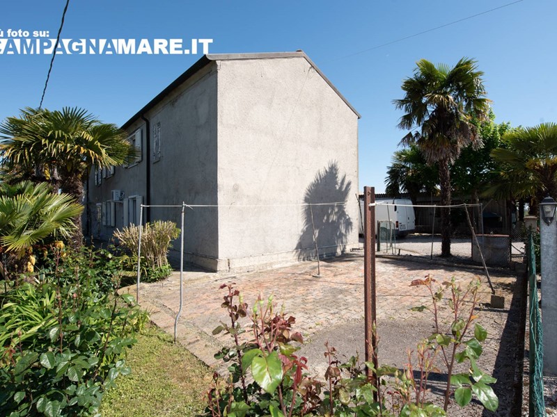 Casa Indipendente in Vendita a Fiscaglia, 90'000€, 240 m²