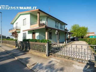 Villetta a schiera in Vendita a Codigoro, 139'000€, 220 m²