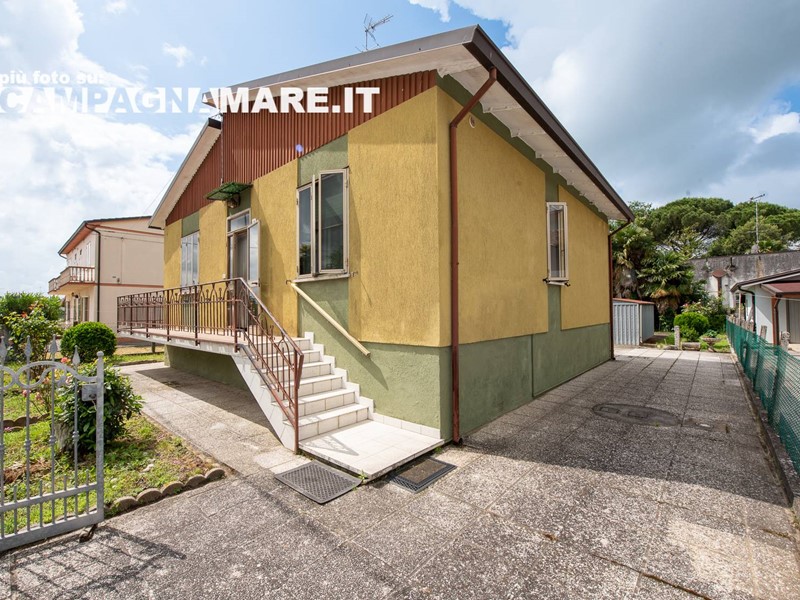 Casa Indipendente in Vendita a Riva del Po, 46'000€, 110 m²